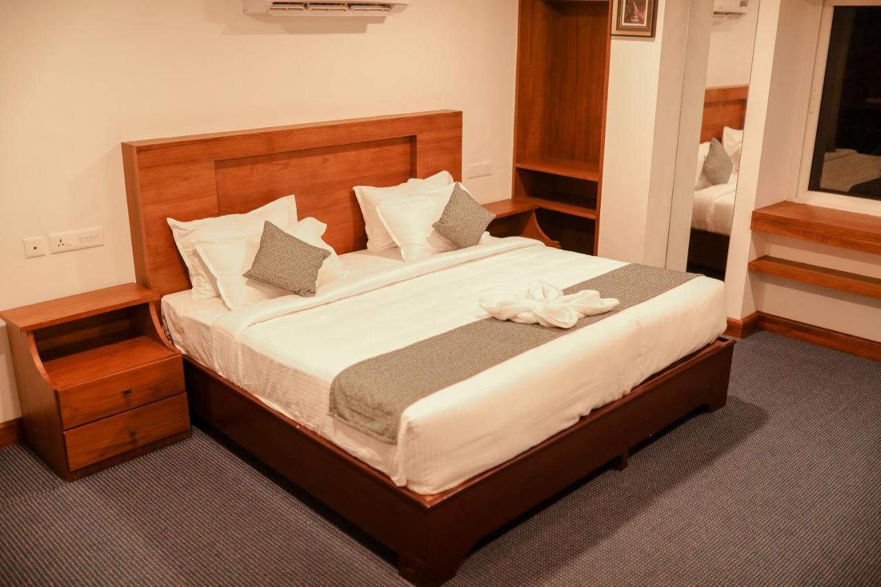 Mpsroyalsuites Perintalmanna エクステリア 写真