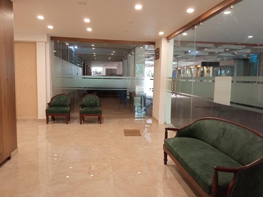 Mpsroyalsuites Perintalmanna エクステリア 写真